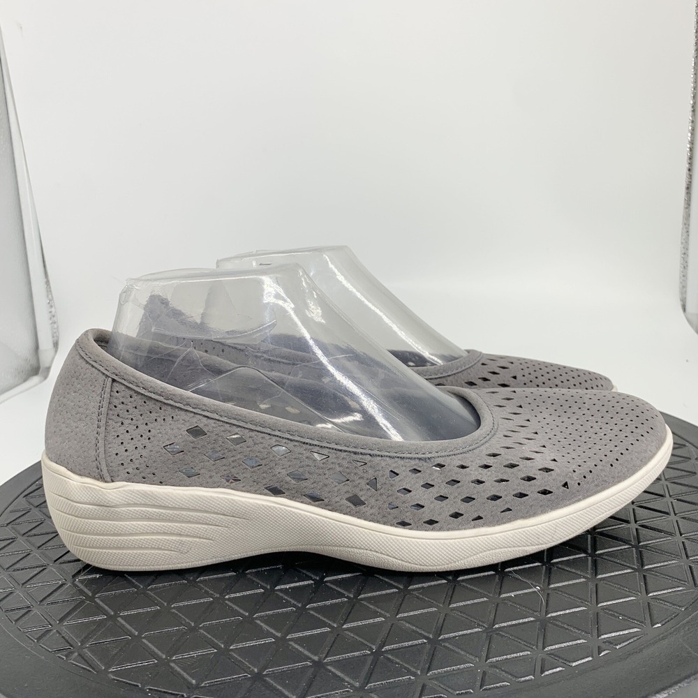 Skechers Shoes Women 9.5 Sneaker Gray Faux Leather Slip On Loafer Laser Cut Kiss